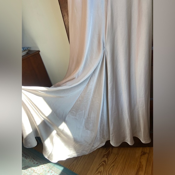Fame and Partners Draped Gown in Silver- Size 6 - Picture 9 of 10